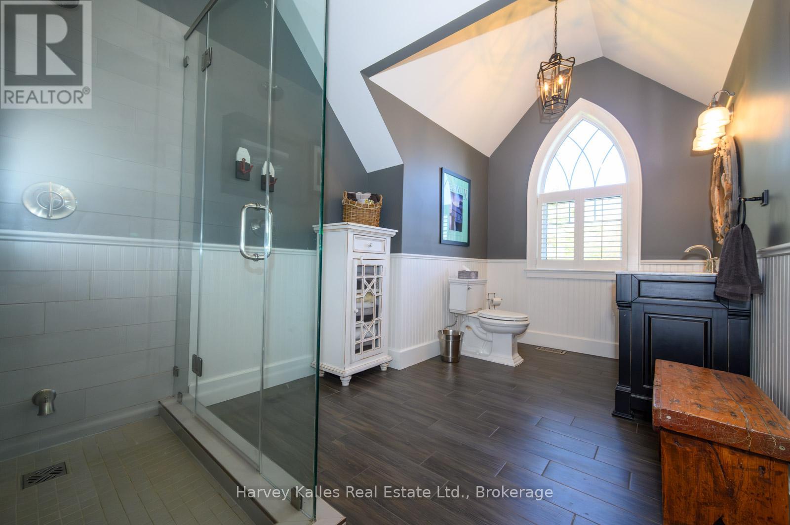 1045 LAKESHORE DRIVE