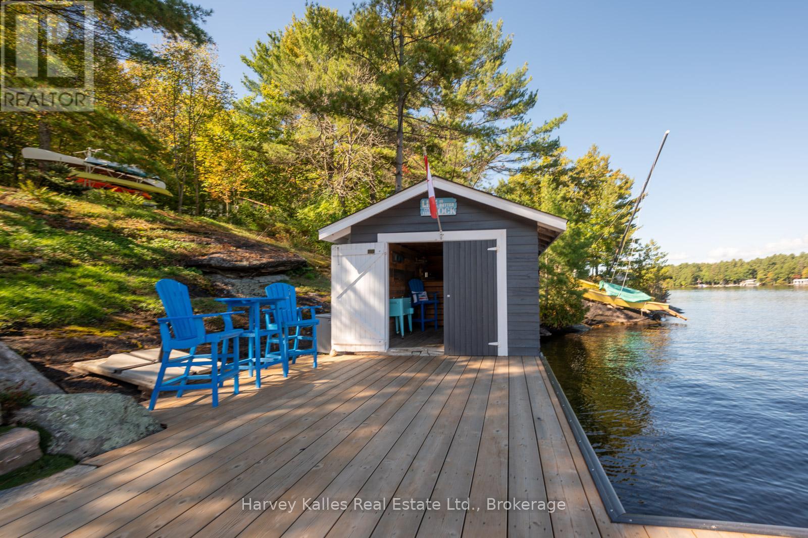 1045 LAKESHORE DRIVE