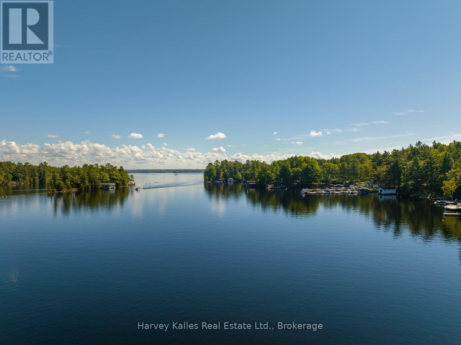 1045 LAKESHORE DRIVE