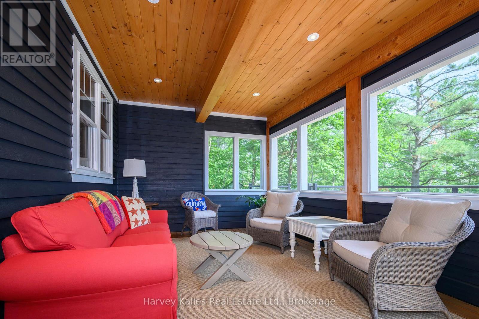 1045 LAKESHORE DRIVE