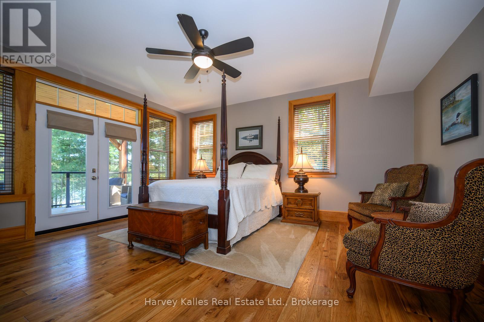 1045 LAKESHORE DRIVE