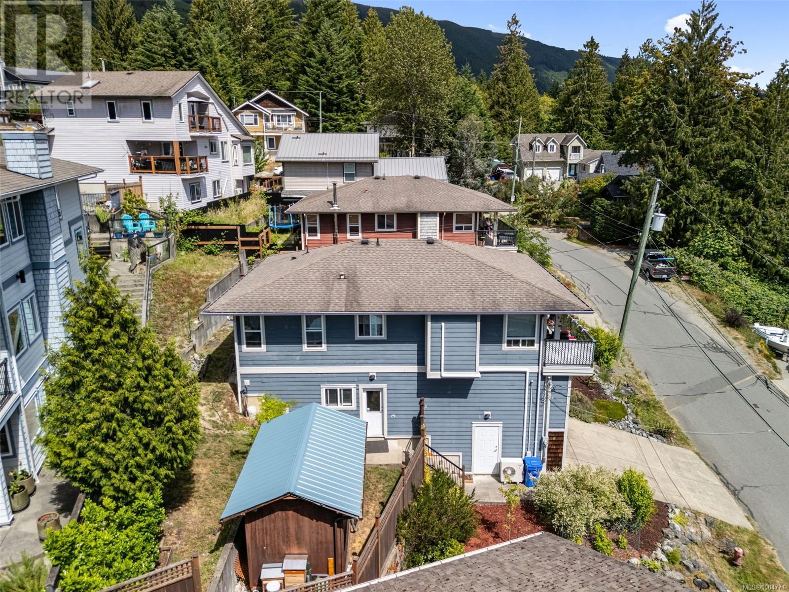 Photo 25 of 290 Carnell Dr, Lake Cowichan BC