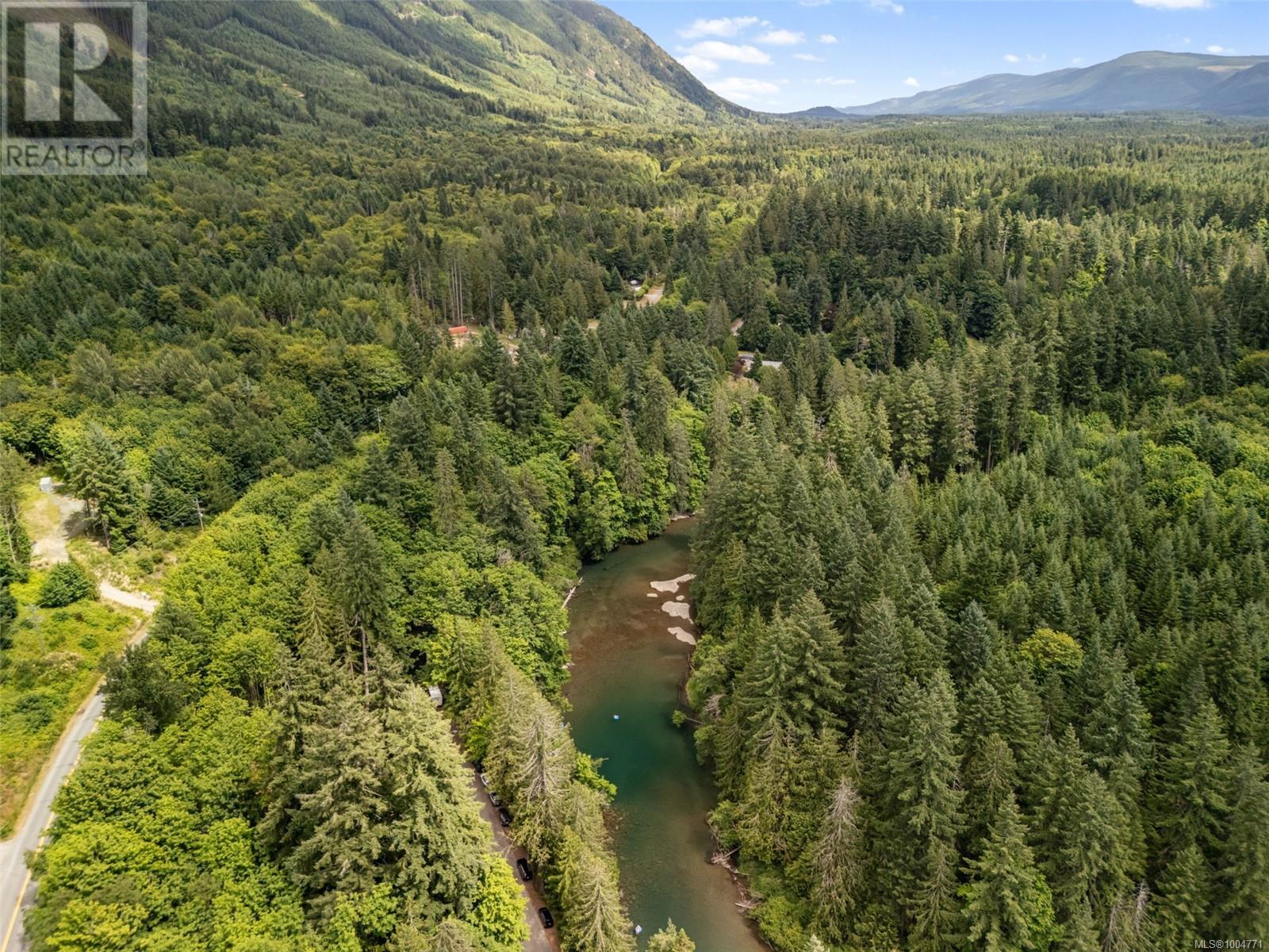 Photo 9 of 290 Carnell Dr, Lake Cowichan BC