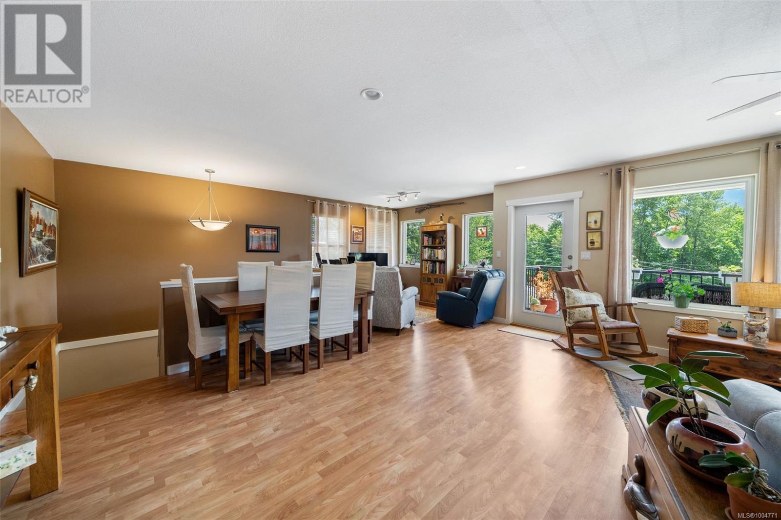 Photo 46 of 290 Carnell Dr, Lake Cowichan BC