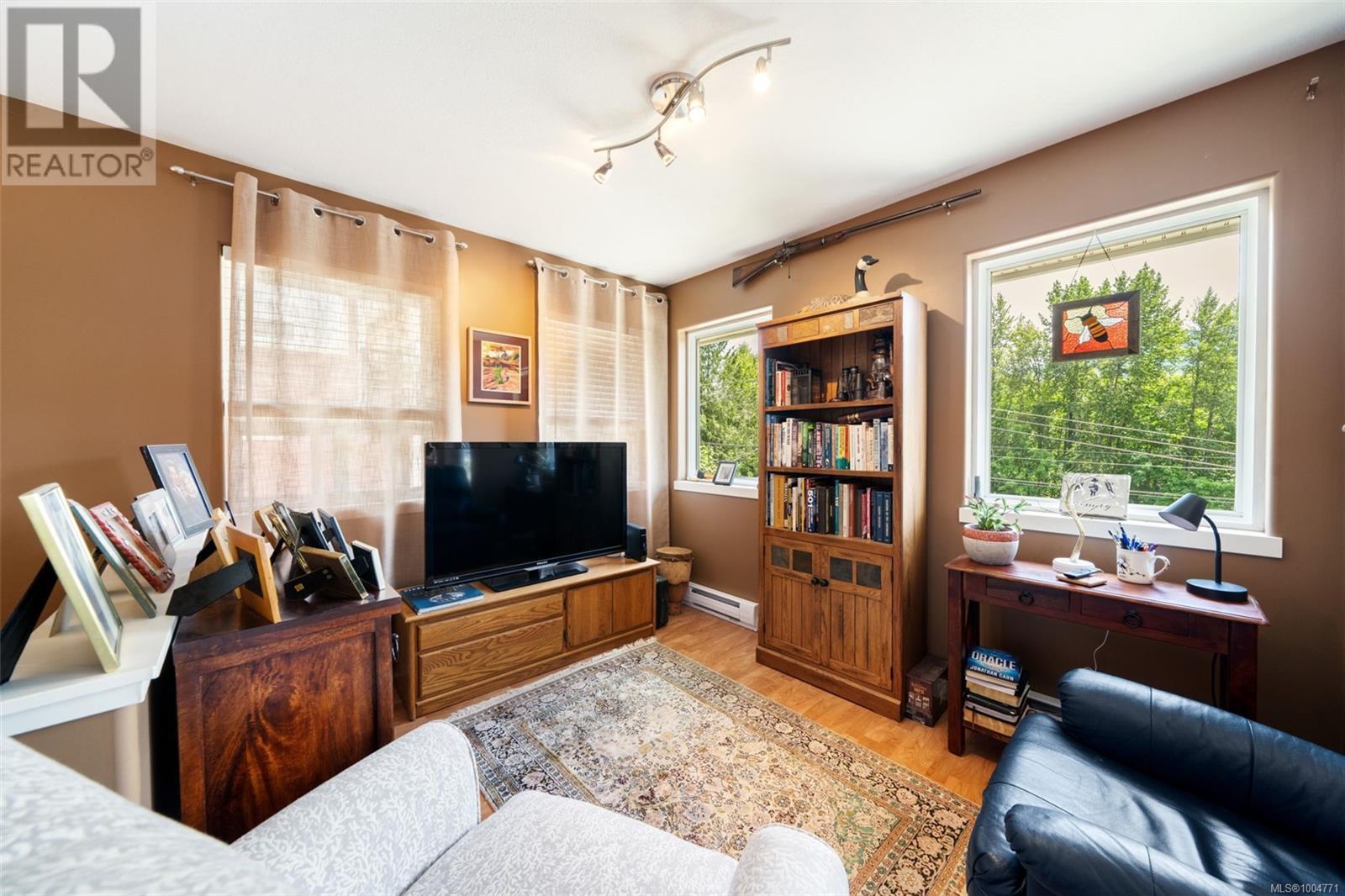 Photo 27 of 290 Carnell Dr, Lake Cowichan BC