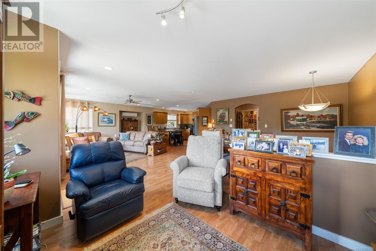 Photo 24 of 290 Carnell Dr, Lake Cowichan BC
