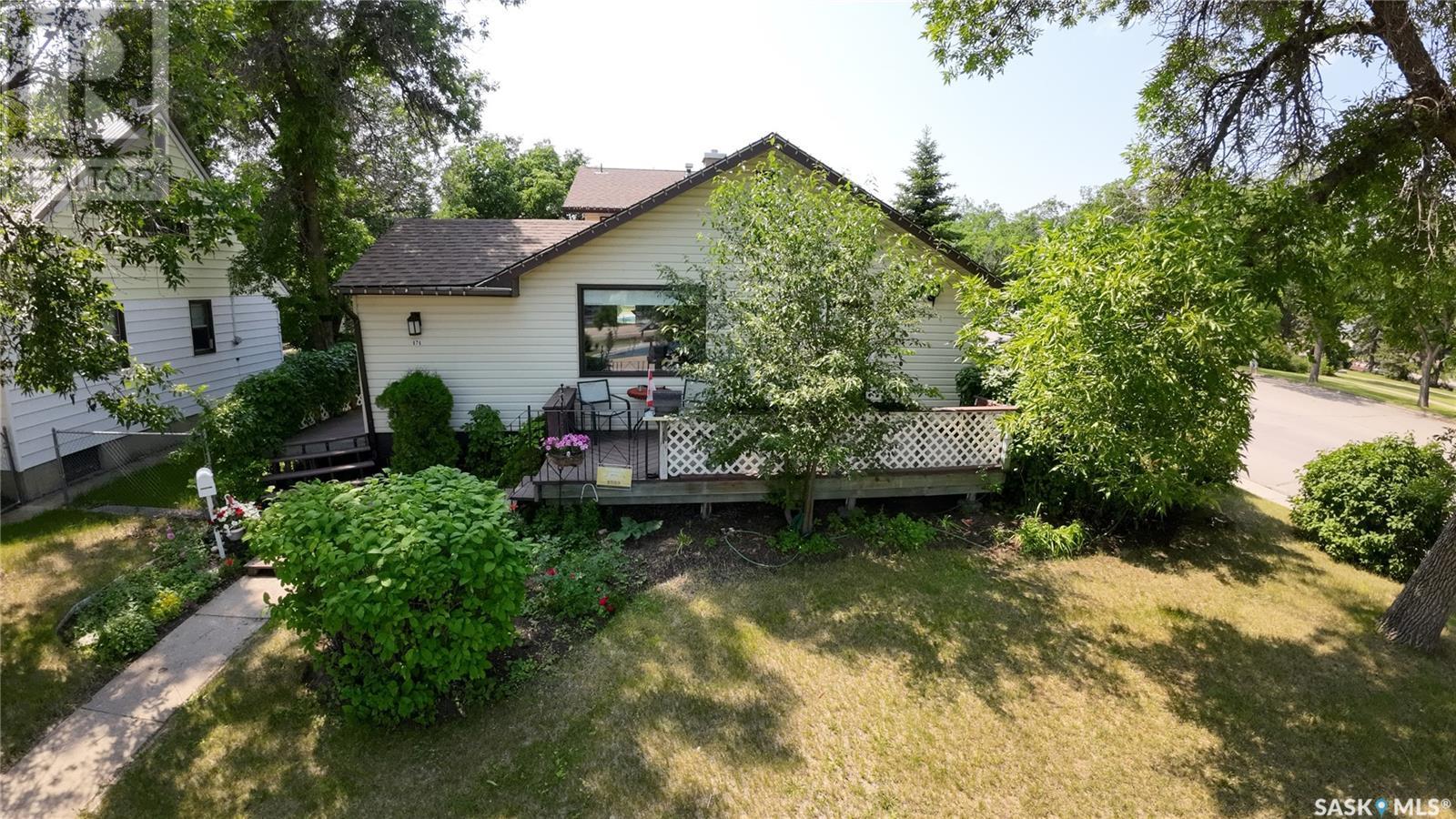 Single Family House for Sale in  rd AVENUE NE Swift Current 