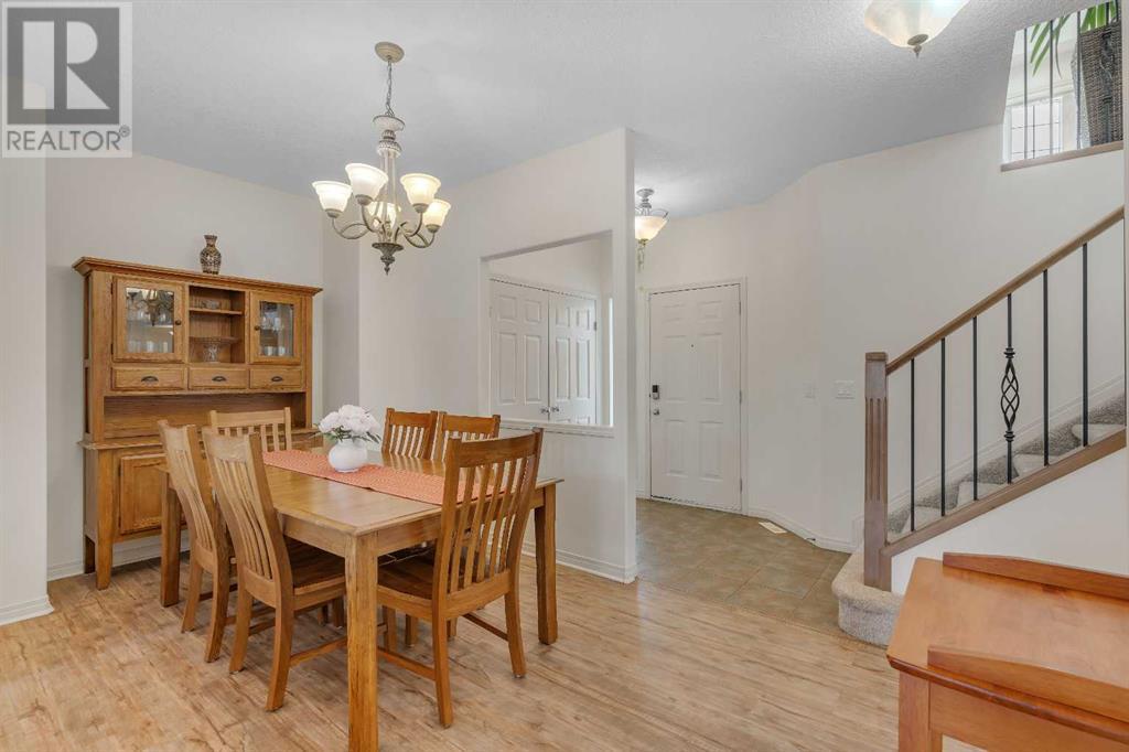 Single Family House for Sale in  Rockbluff Place NW Rocky Ridge Calgary 