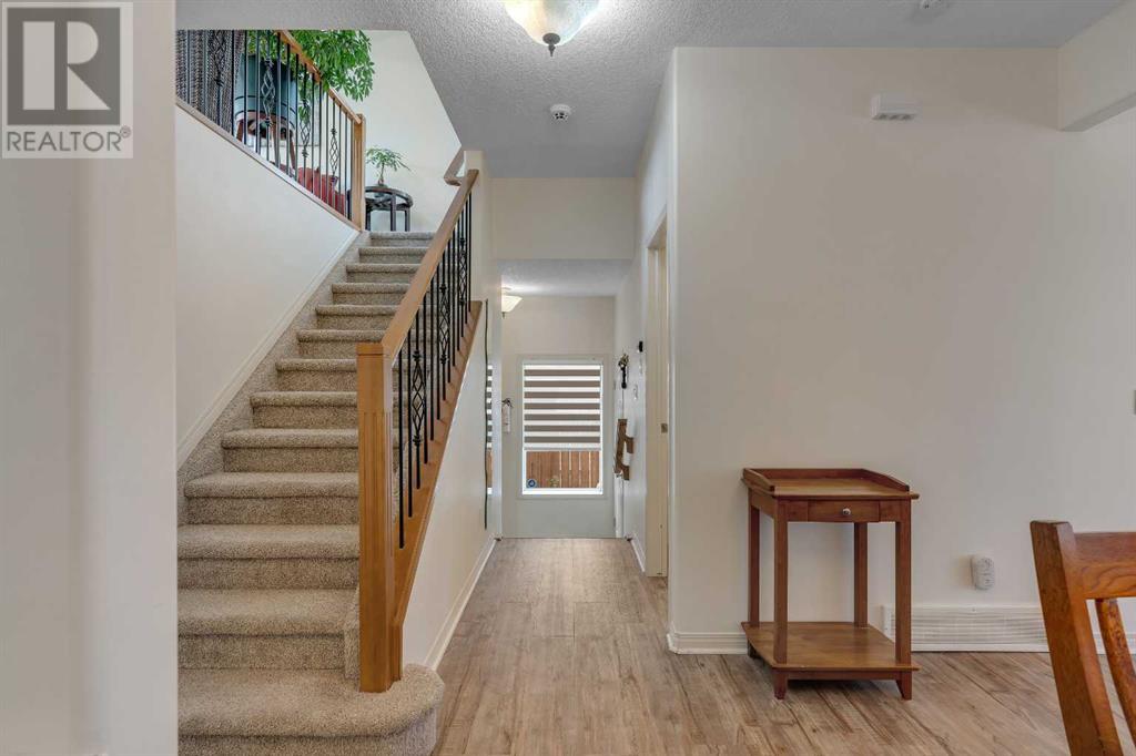Single Family House for Sale in  Rockbluff Place NW Rocky Ridge Calgary 