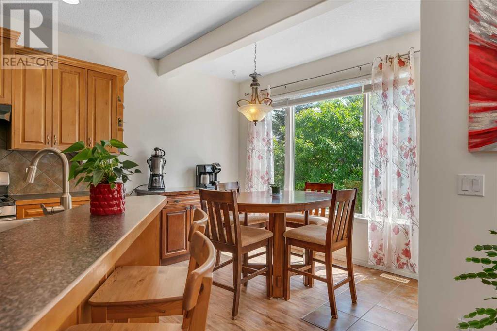 Single Family House for Sale in  Rockbluff Place NW Rocky Ridge Calgary 
