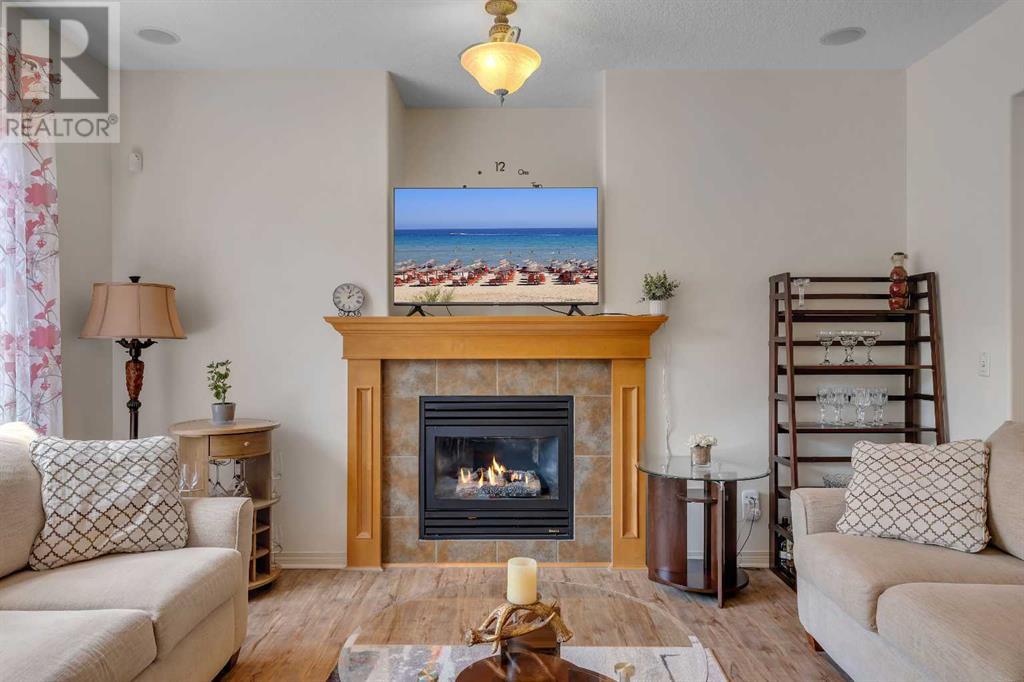 Single Family House for Sale in  Rockbluff Place NW Rocky Ridge Calgary 
