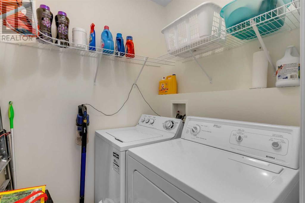 Single Family House for Sale in  Rockbluff Place NW Rocky Ridge Calgary 