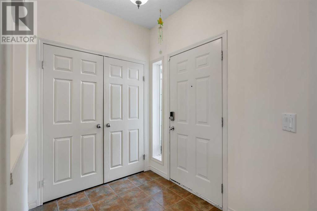 Single Family House for Sale in  Rockbluff Place NW Rocky Ridge Calgary 