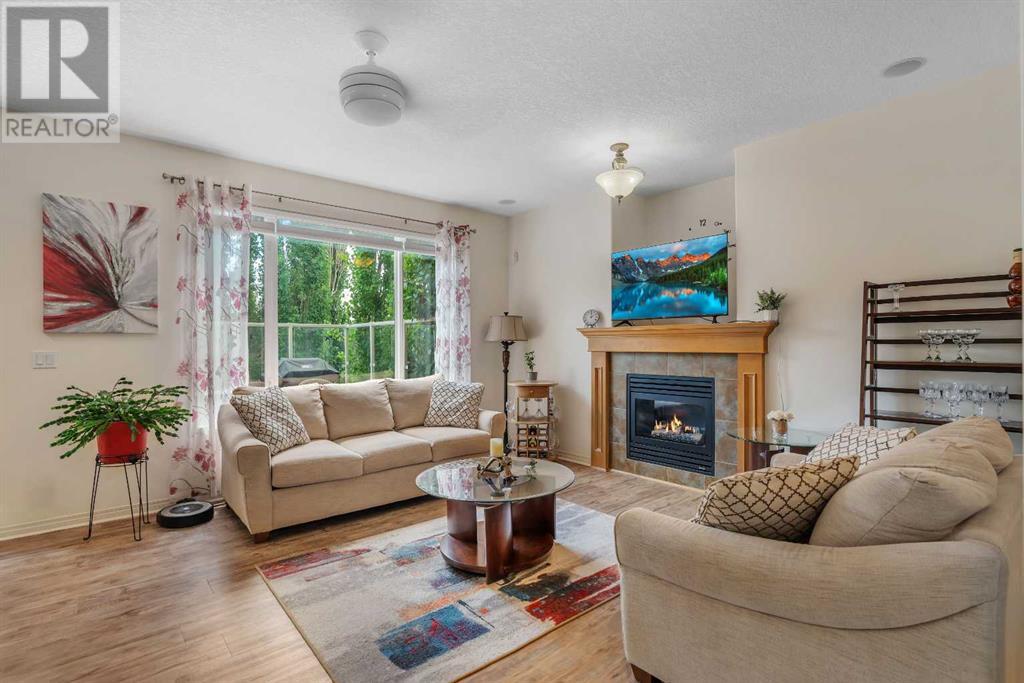 Single Family House for Sale in  Rockbluff Place NW Rocky Ridge Calgary 