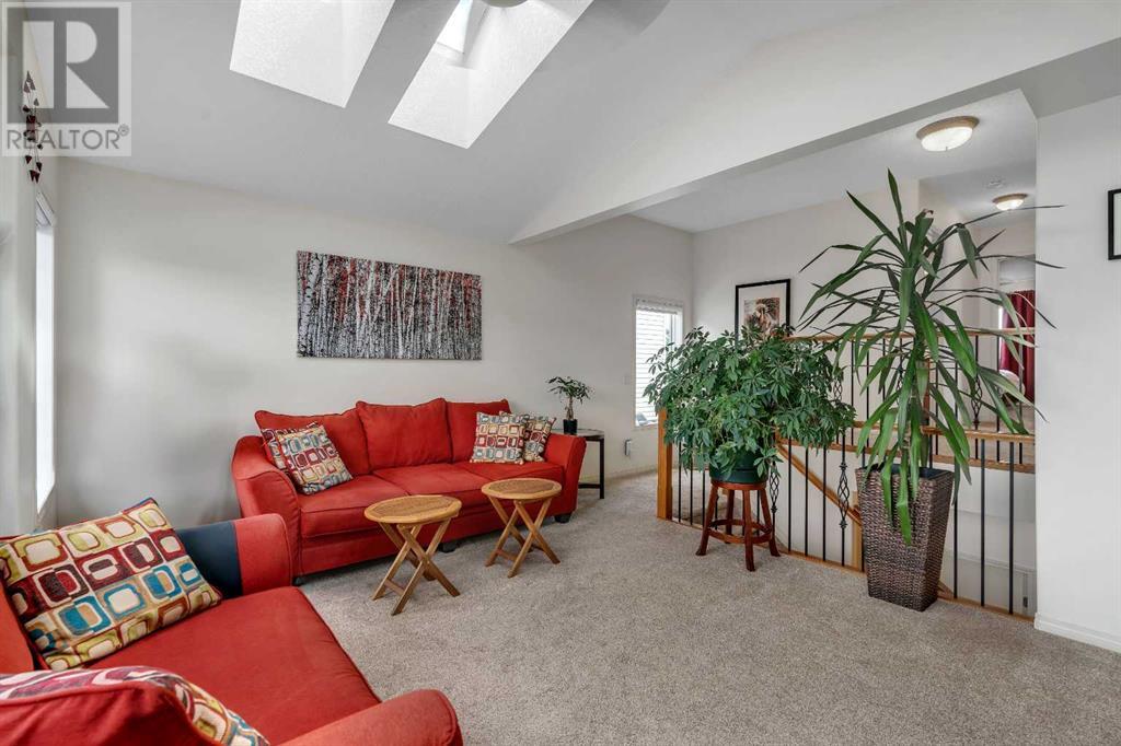 Single Family House for Sale in  Rockbluff Place NW Rocky Ridge Calgary 
