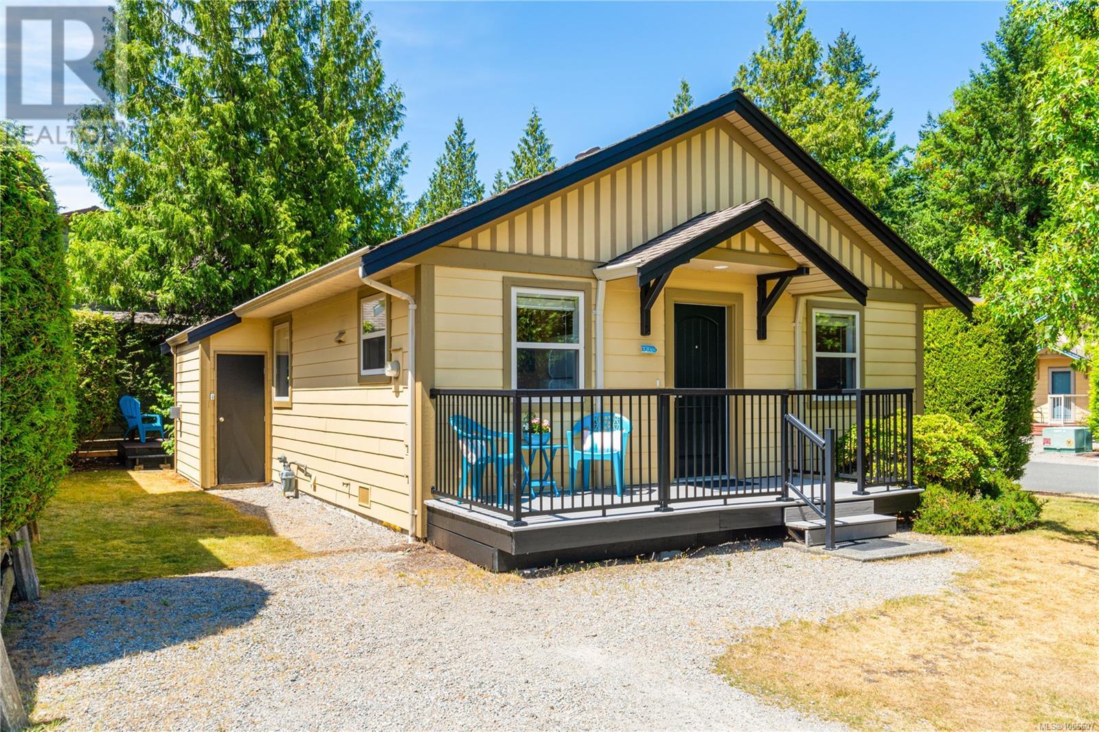 Photo 3 of 113 1080 Resort Dr, Parksville BC