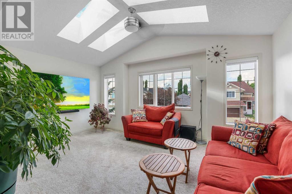 Single Family House for Sale in  Rockbluff Place NW Rocky Ridge Calgary 