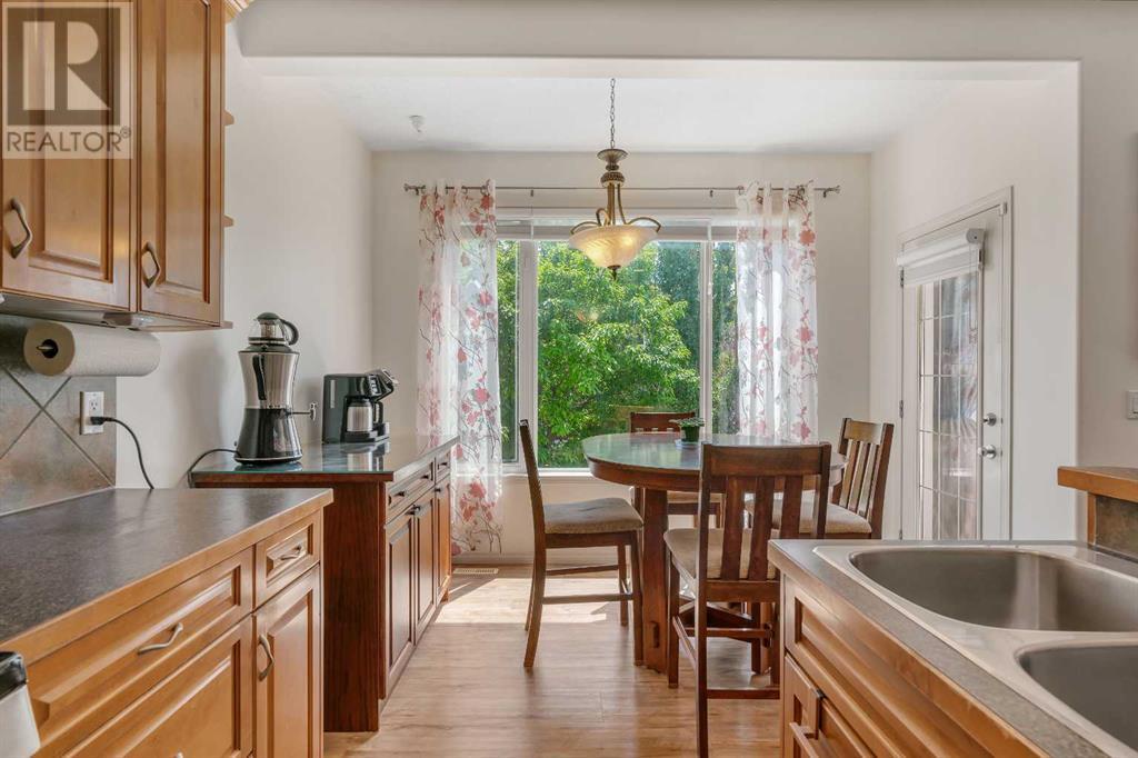 Single Family House for Sale in  Rockbluff Place NW Rocky Ridge Calgary 
