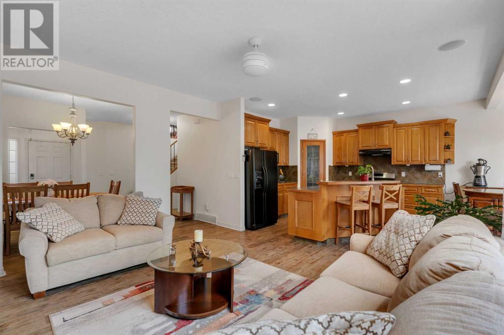 Single Family House for Sale in  Rockbluff Place NW Rocky Ridge Calgary 