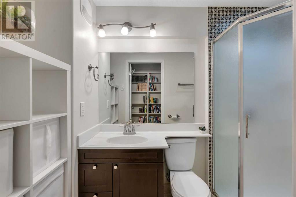 Single Family House for Sale in  Rockbluff Place NW Rocky Ridge Calgary 