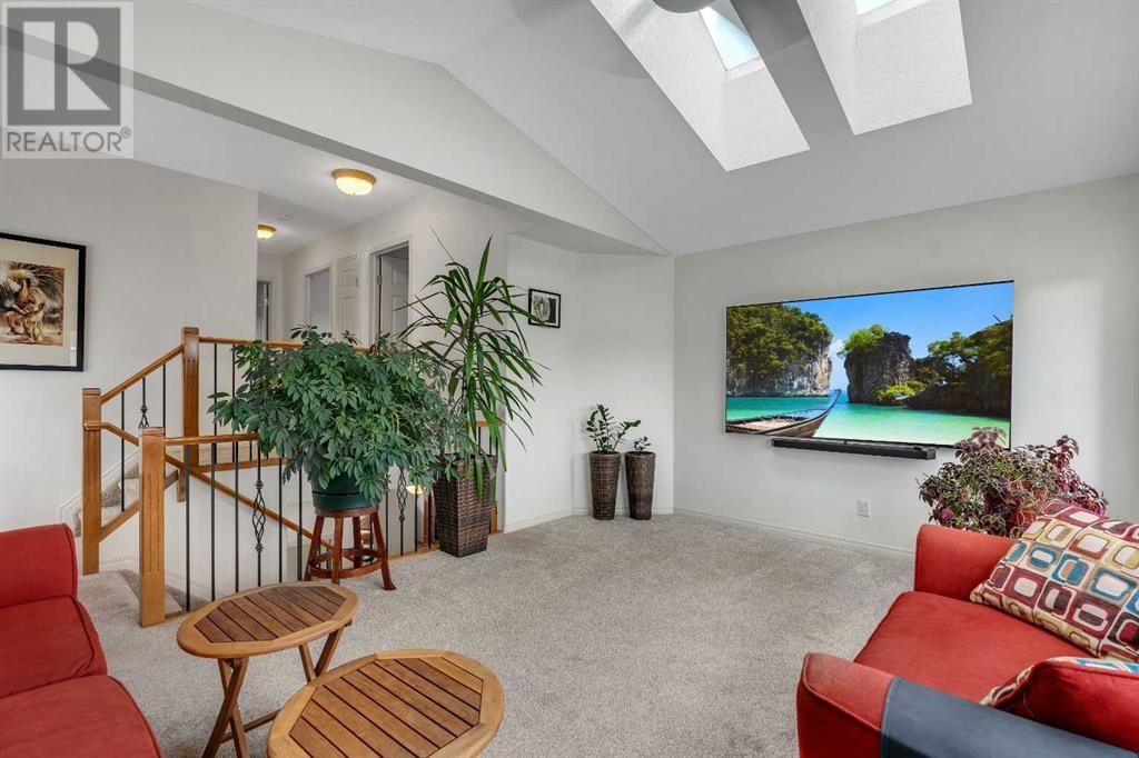 Single Family House for Sale in  Rockbluff Place NW Rocky Ridge Calgary 