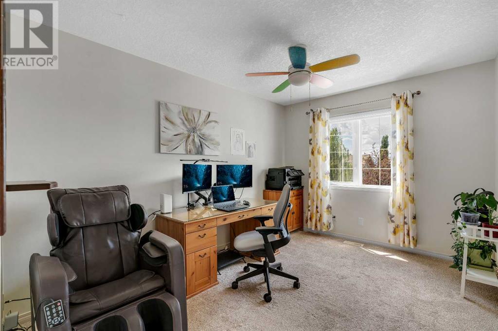 Single Family House for Sale in  Rockbluff Place NW Rocky Ridge Calgary 