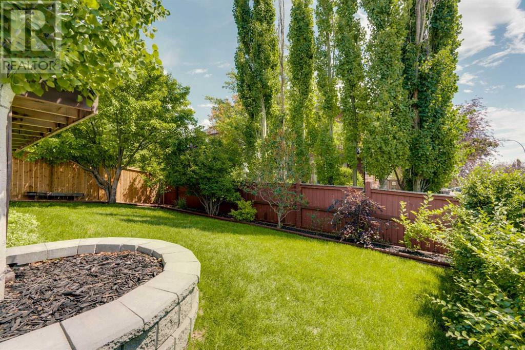 Single Family House for Sale in  Rockbluff Place NW Rocky Ridge Calgary 