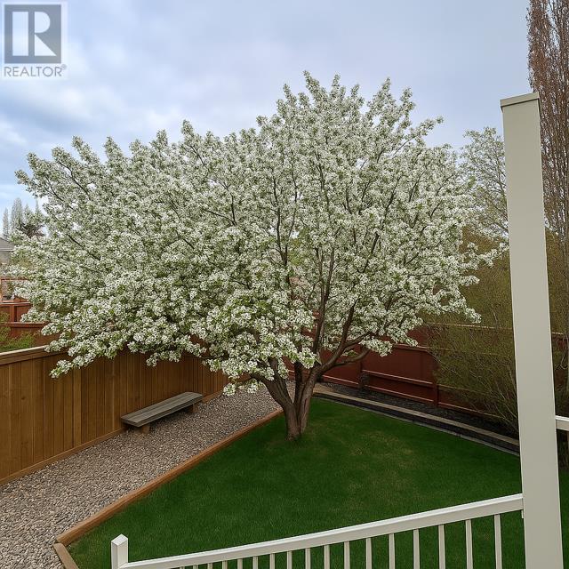 Single Family House for Sale in  Rockbluff Place NW Rocky Ridge Calgary 