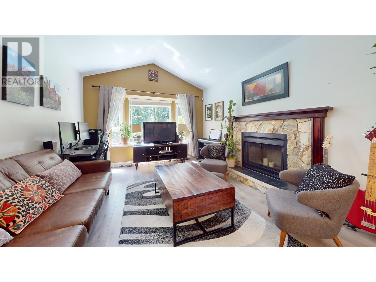Photo 2 of 2983 Walton Avenue, Coquitlam BC