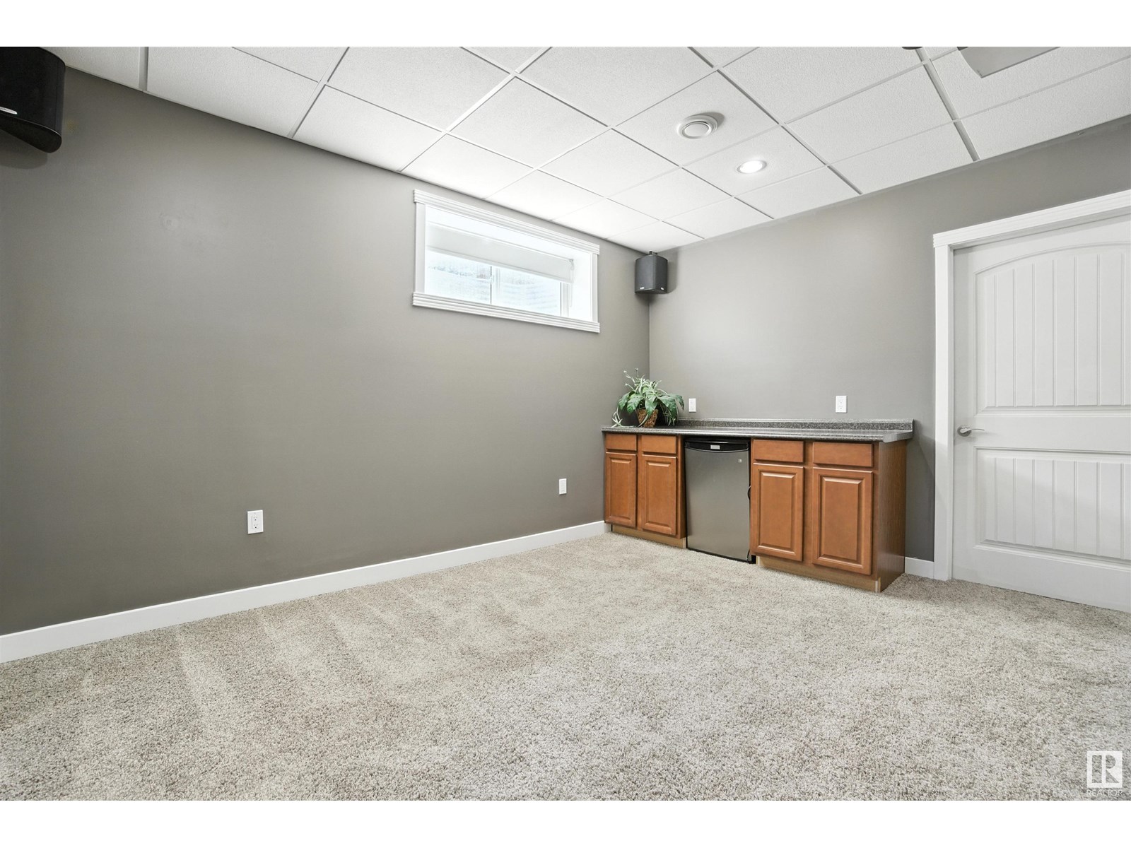 Photo 7 of 16713 58 A St Nw, Edmonton AB