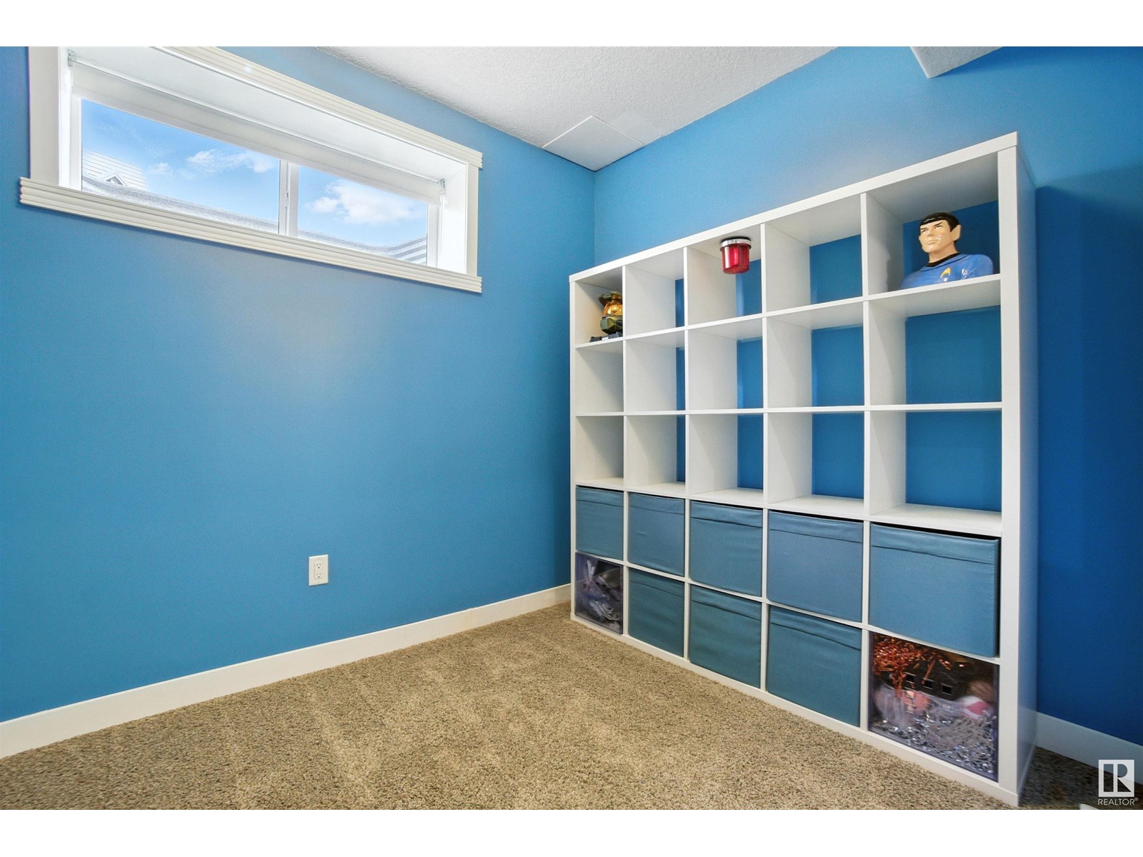 Photo 2 of 16713 58 A St Nw, Edmonton AB