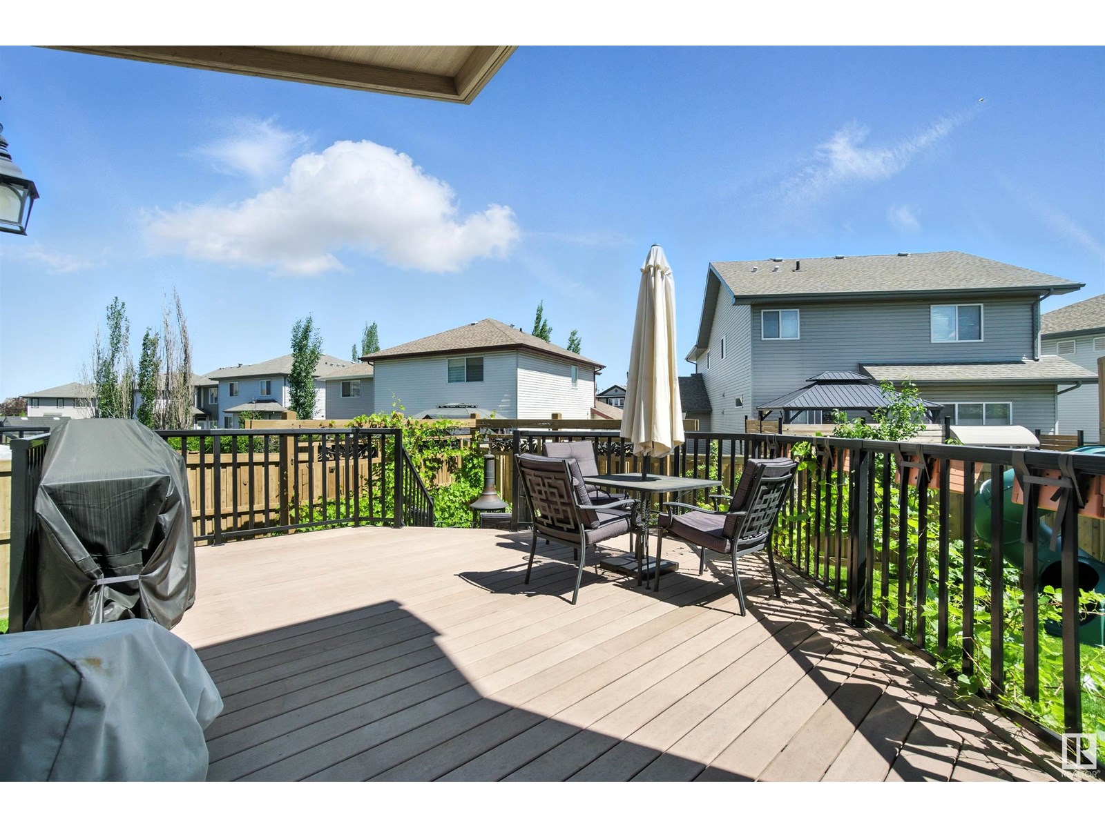Photo 16 of 16713 58 A St Nw, Edmonton AB
