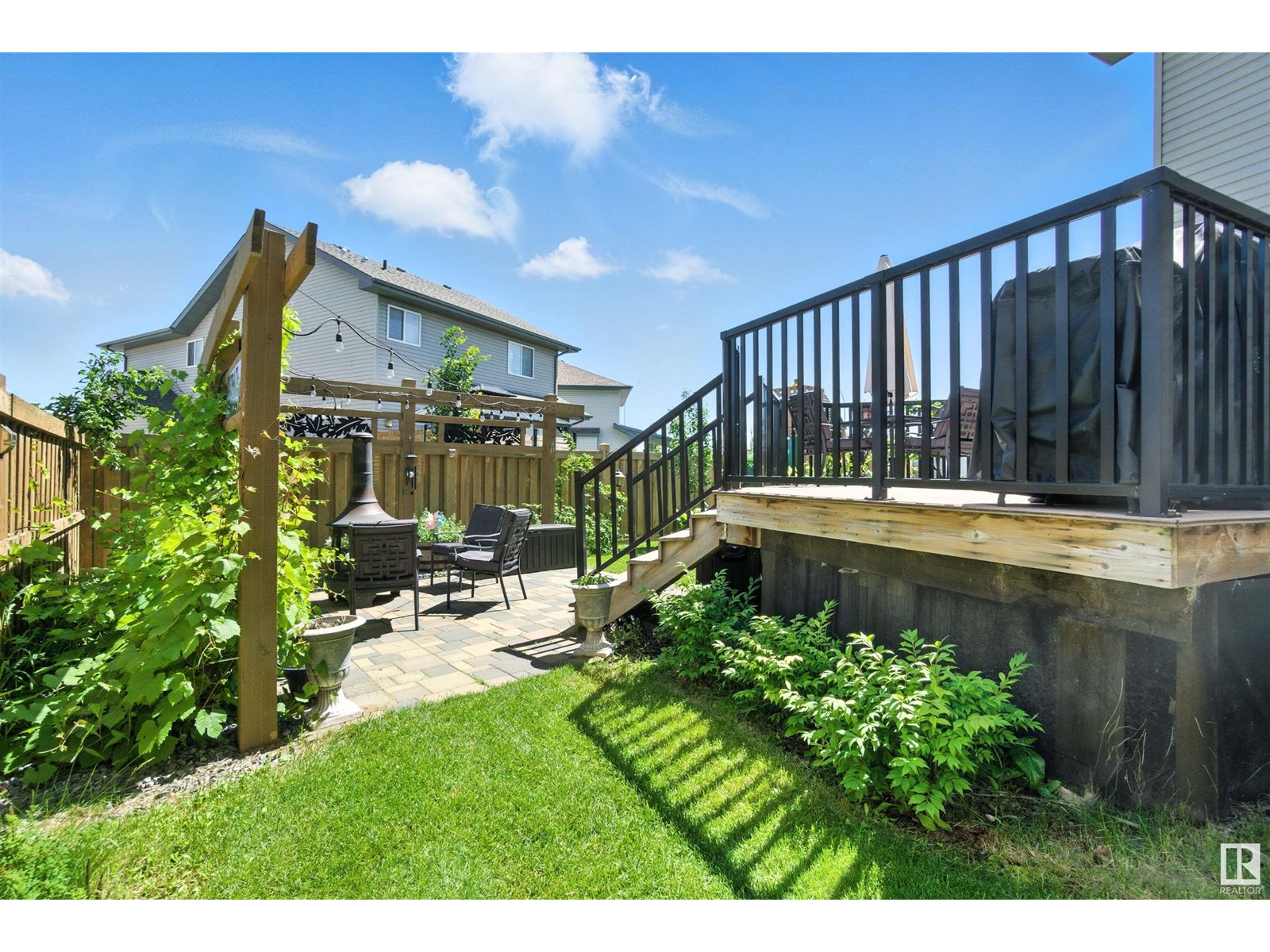 Photo 18 of 16713 58 A St Nw, Edmonton AB