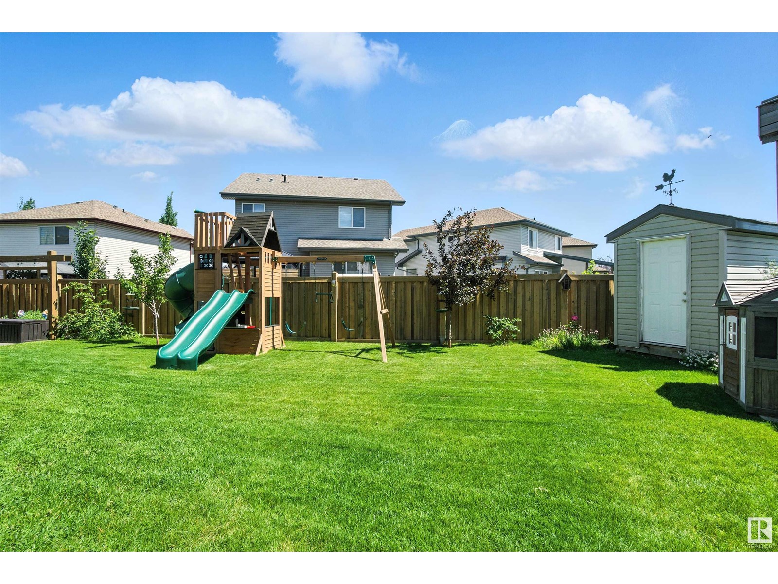 Photo 15 of 16713 58 A St Nw, Edmonton AB