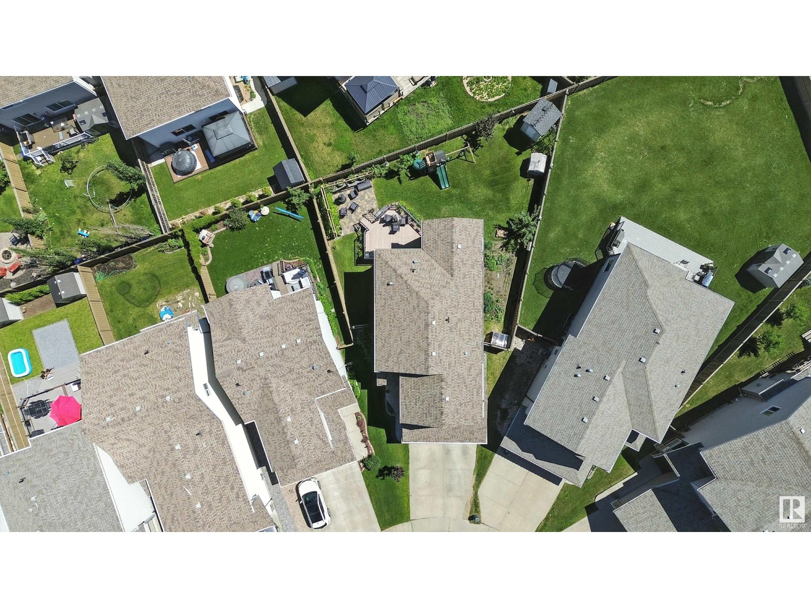 Photo 14 of 16713 58 A St Nw, Edmonton AB