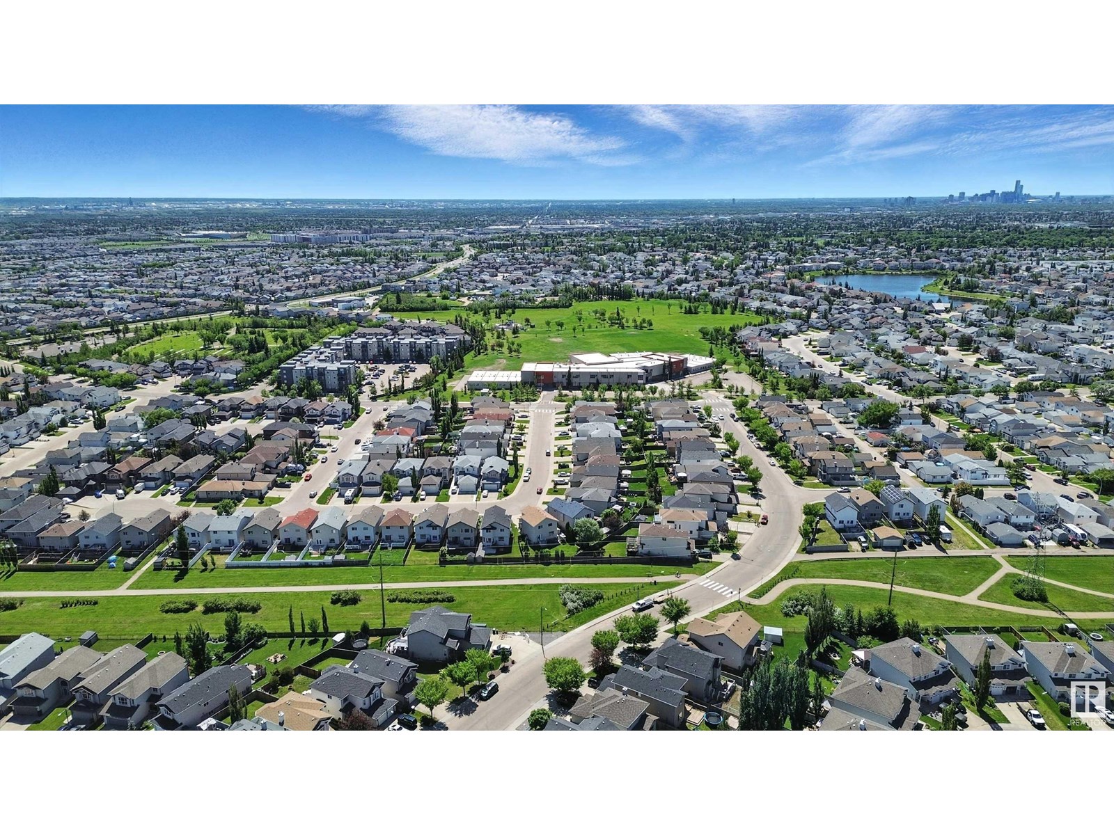 Photo 5 of 16713 58 A St Nw, Edmonton AB