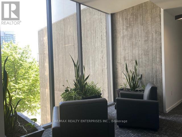 Photo 4 of 715 32 Trolley Crescent, Toronto ON