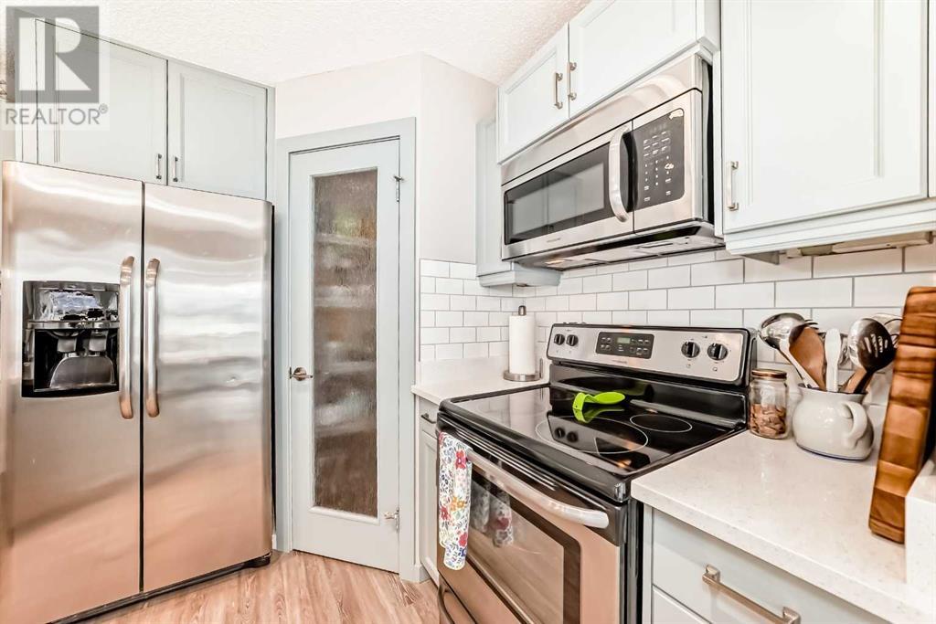 Single Family House for Sale in  Eversyde Circle SW Evergreen Calgary 