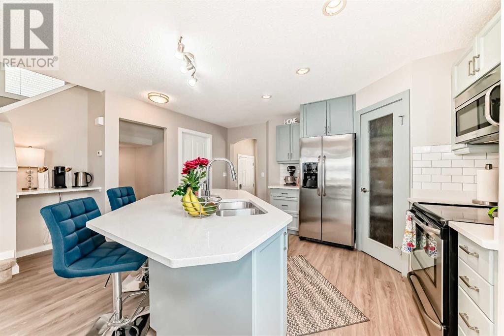 Single Family House for Sale in  Eversyde Circle SW Evergreen Calgary 
