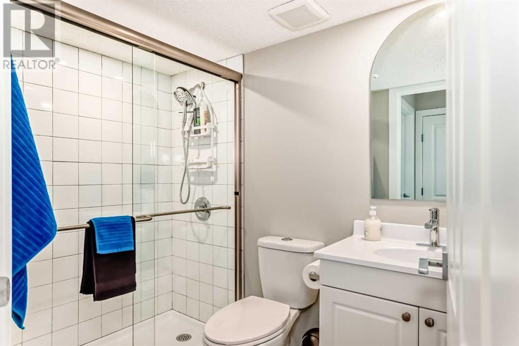 Single Family House for Sale in  Eversyde Circle SW Evergreen Calgary 