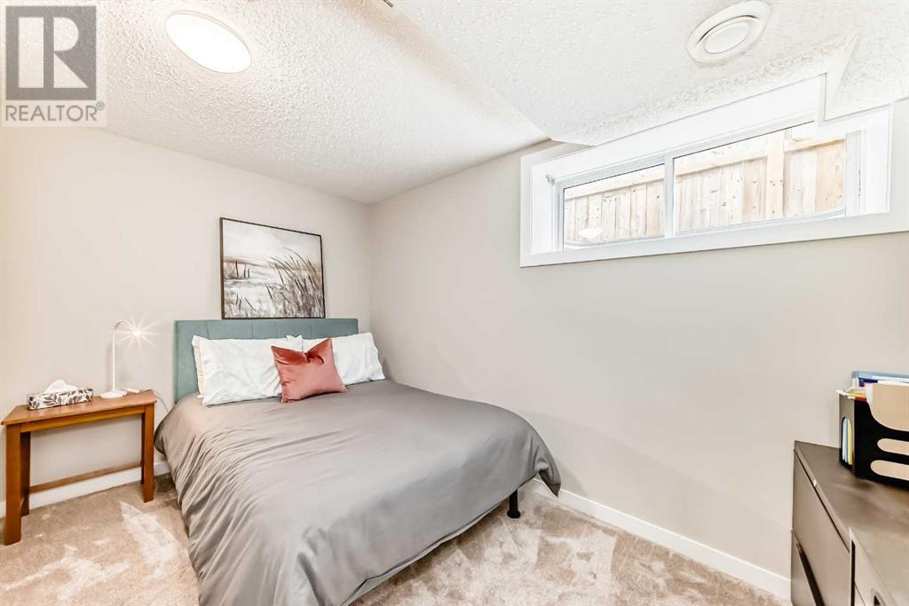 Single Family House for Sale in  Eversyde Circle SW Evergreen Calgary 