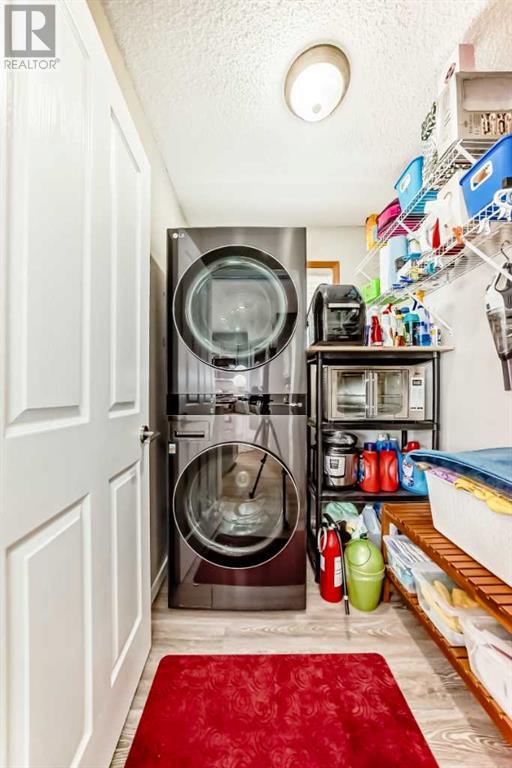 Single Family House for Sale in  Eversyde Circle SW Evergreen Calgary 