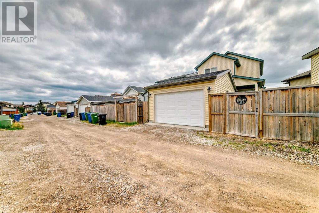 Single Family House for Sale in  Eversyde Circle SW Evergreen Calgary 