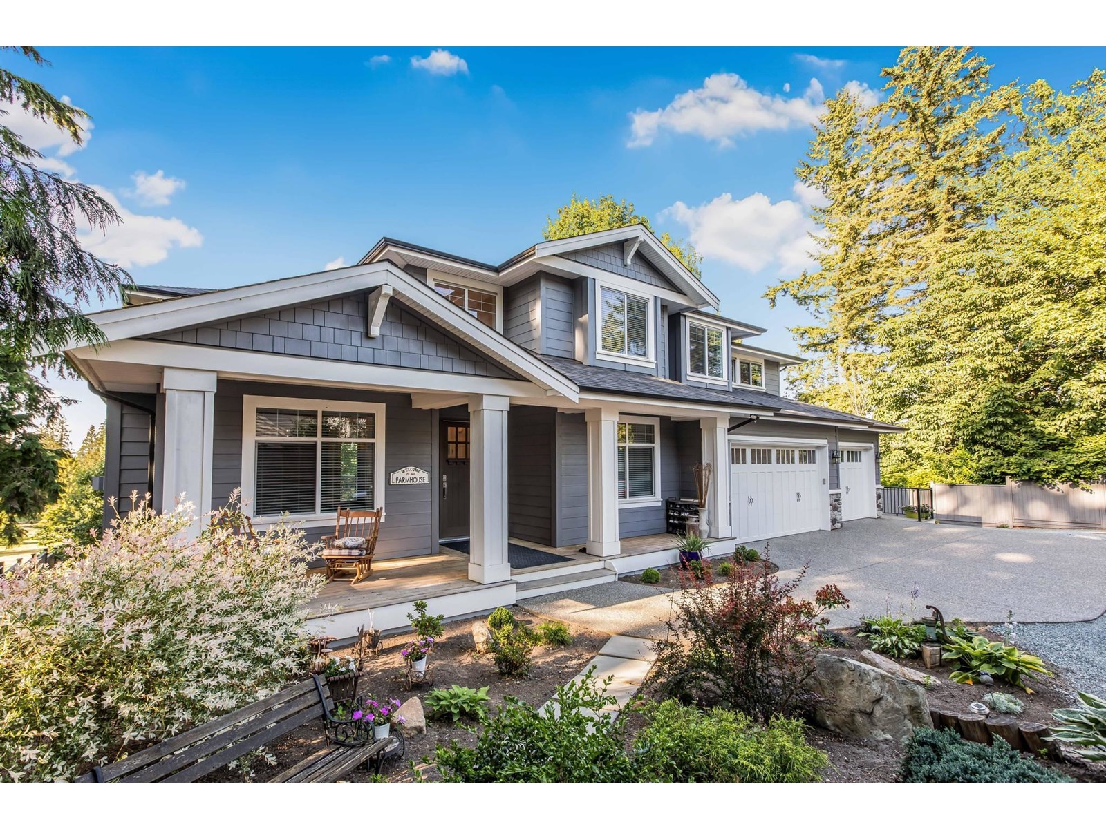 Photo 3 of 24925 40 Avenue, Langley BC