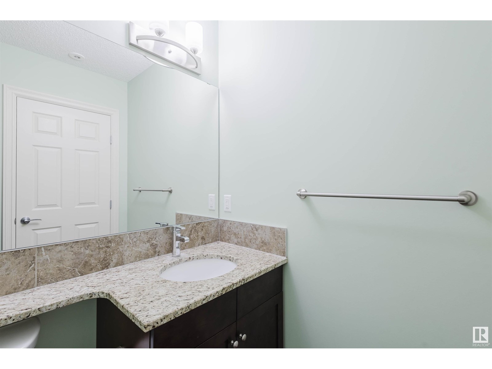 Photo 9 of 96 2003 Rabbit Hill Rd Nw, Edmonton AB