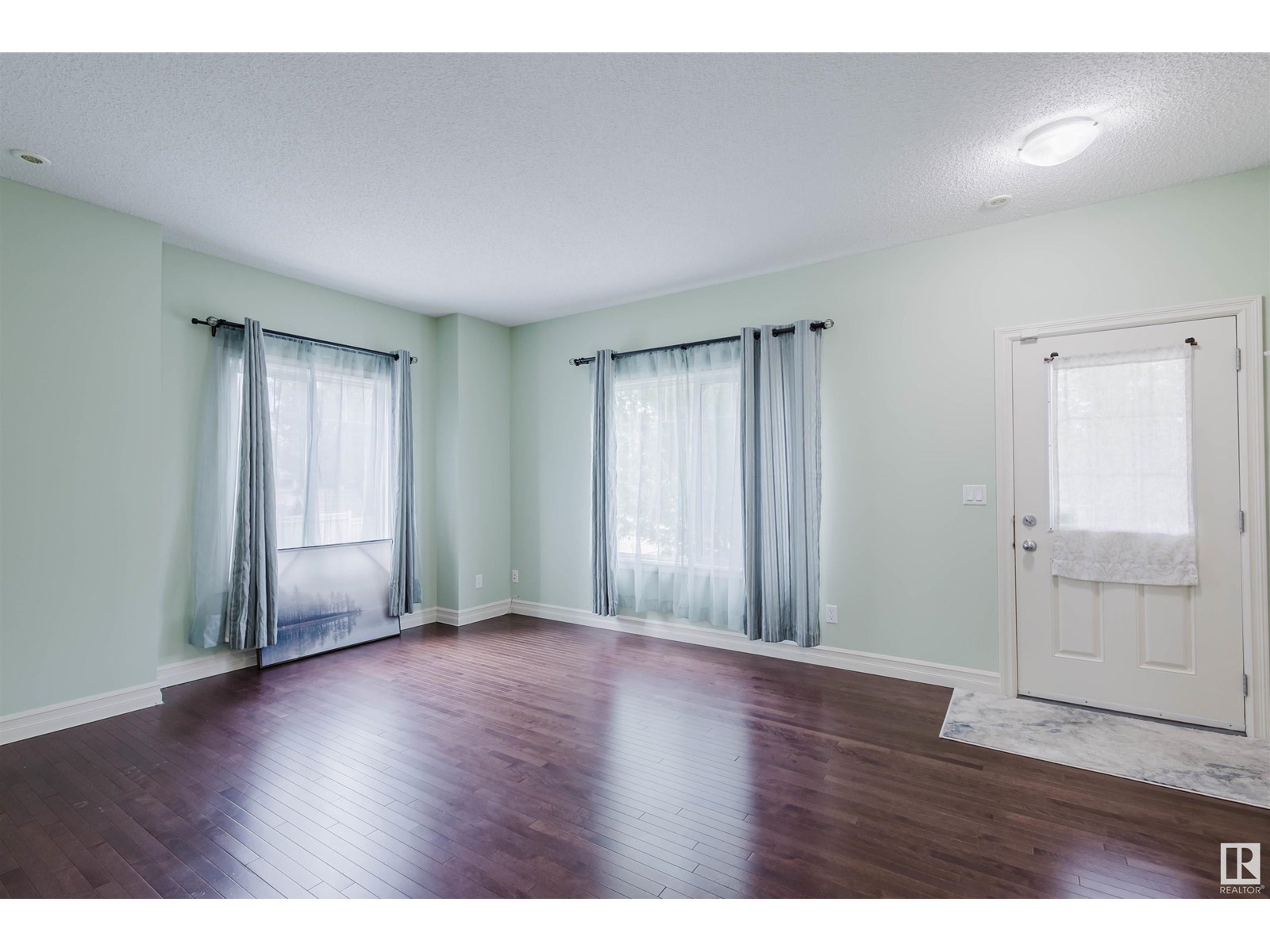 Photo 7 of 96 2003 Rabbit Hill Rd Nw, Edmonton AB