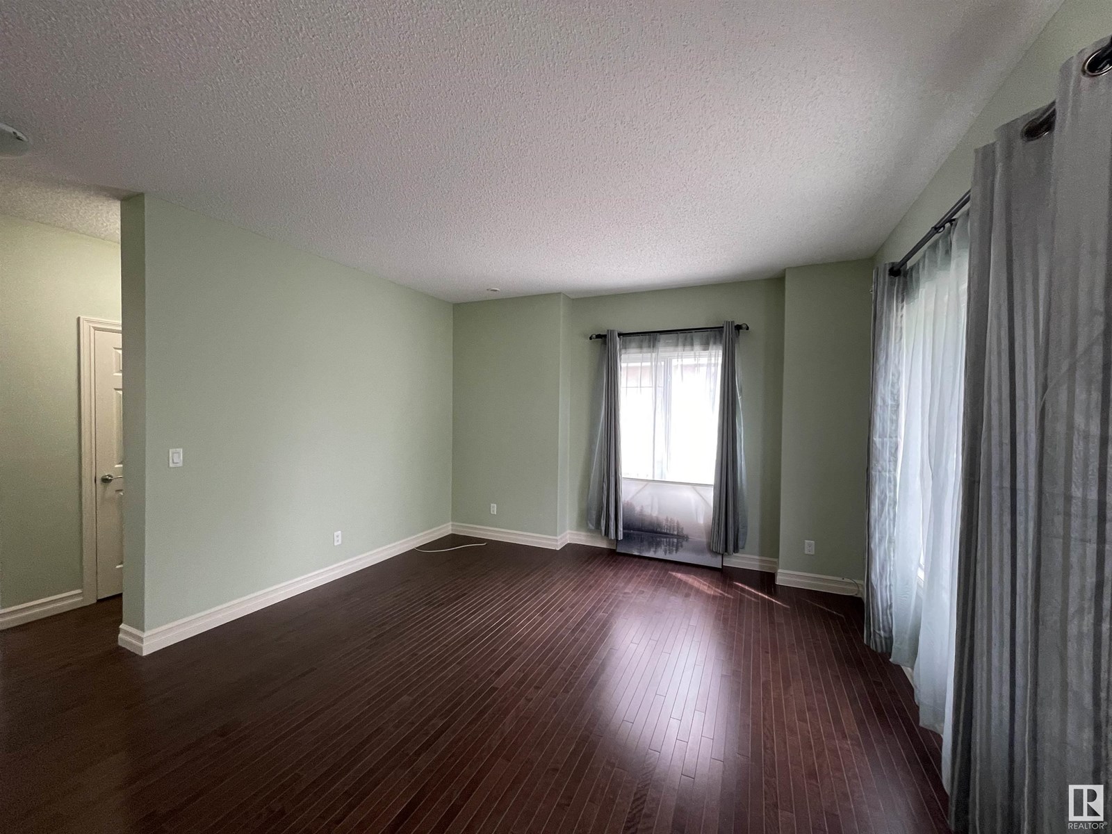 Photo 5 of 96 2003 Rabbit Hill Rd Nw, Edmonton AB