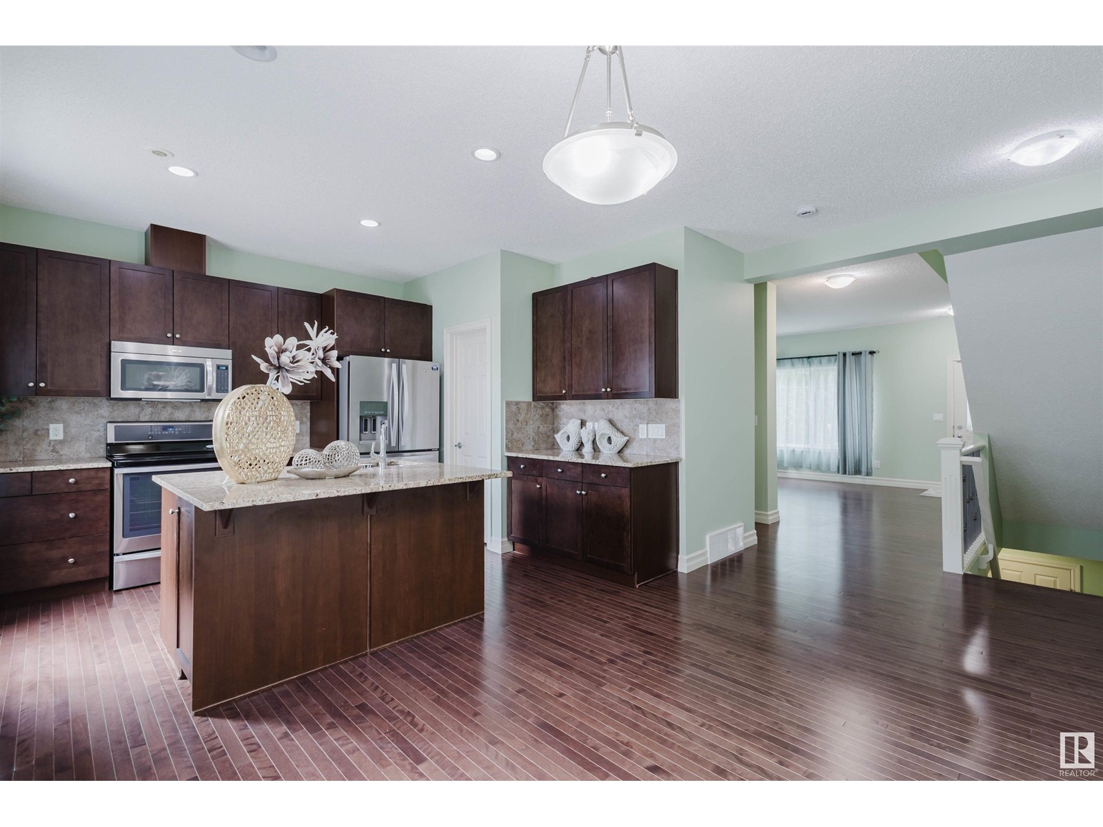 Photo 12 of 96 2003 Rabbit Hill Rd Nw, Edmonton AB