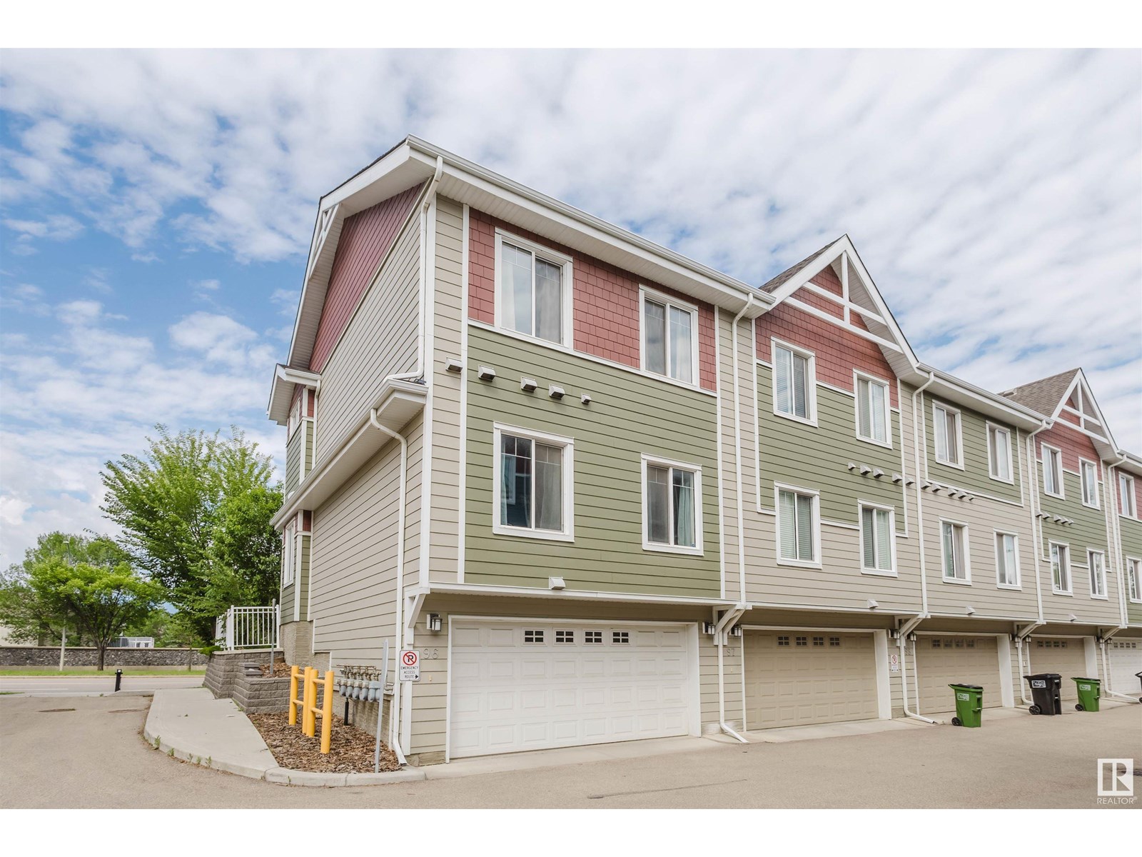 Photo 39 of 96 2003 Rabbit Hill Rd Nw, Edmonton AB