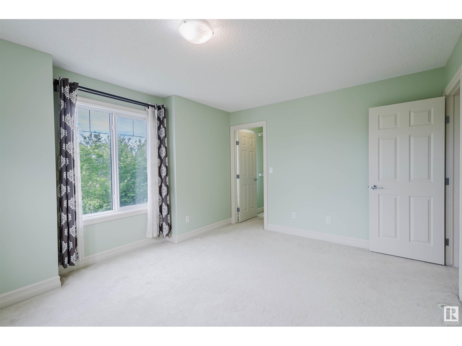 Photo 30 of 96 2003 Rabbit Hill Rd Nw, Edmonton AB